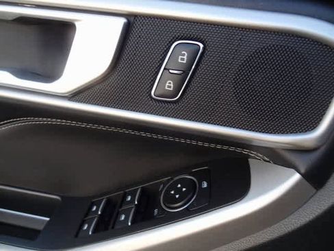 Certified 2022 Ford Explorer XLT w/ Class IV Trailer Tow Package image 17