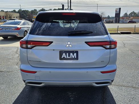Used 2024 Mitsubishi Outlander SE image 9