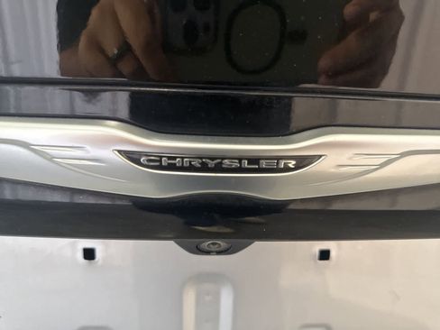 Used 2023 Chrysler Voyager LX image 14