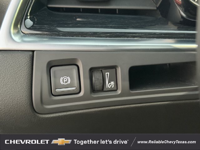 Used 2025 Cadillac XT5 Premium Luxury w/ LPO, Floor Liner Package AWD/4WD image 28