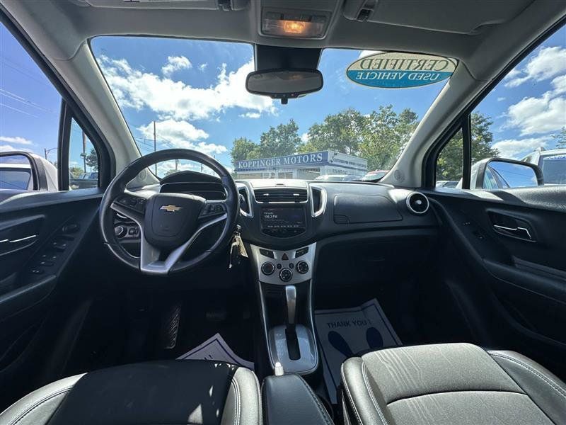 Used 2016 Chevrolet Trax LT w/ LT Convenience Package AWD/4WD image 13