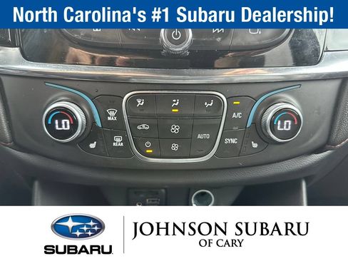 Used 2023 Chevrolet Traverse RS FWD image 15