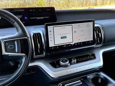 Used 2025 Ford Expedition Max Platinum image 9