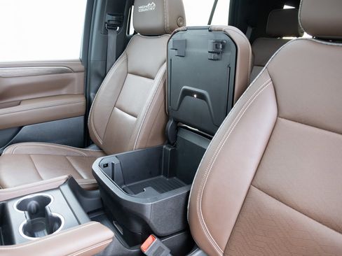 Used 2024 Chevrolet Tahoe High Country image 9