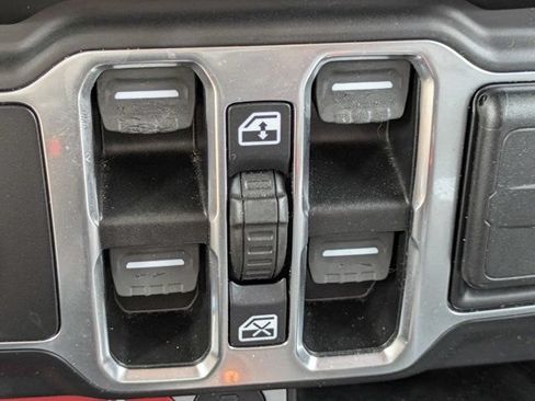 Used 2021 Jeep Wrangler Unlimited Rubicon AWD/4WD image 23