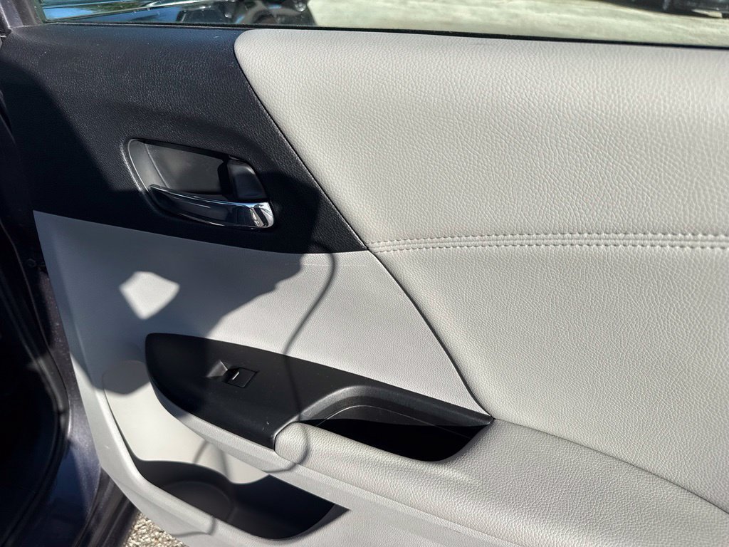 Used 2015 Honda Accord EX-L image 38