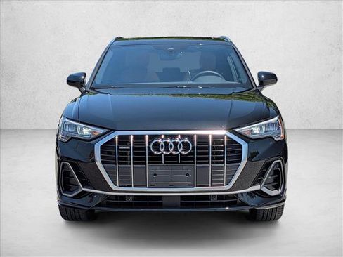Used 2022 Audi Q3 2.0T Premium w/ Convenience Package AWD/4WD image 2
