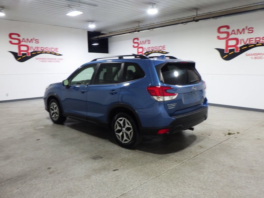 Used 2019 Subaru Forester Premium w/ All-Weather Package AWD/4WD image 2
