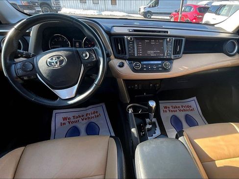 Used 2018 Toyota RAV4 Limited image 13