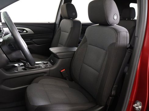 Used 2023 Chevrolet Traverse LT w/ LPO, Floor Liner Package image 31