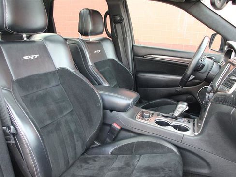 Used 2017 Jeep Grand Cherokee SRT image 13