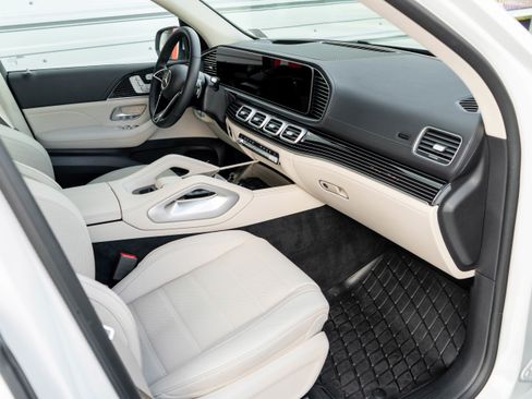 Used 2026 Mercedes-Benz GLE 450e 4MATIC image 32