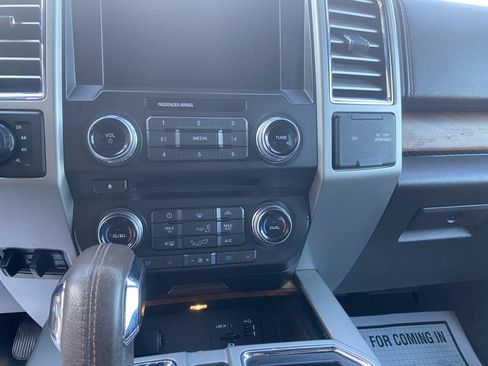 Used 2015 Ford F150 King Ranch w/ Equipment Group 601A Luxury AWD/4WD image 25