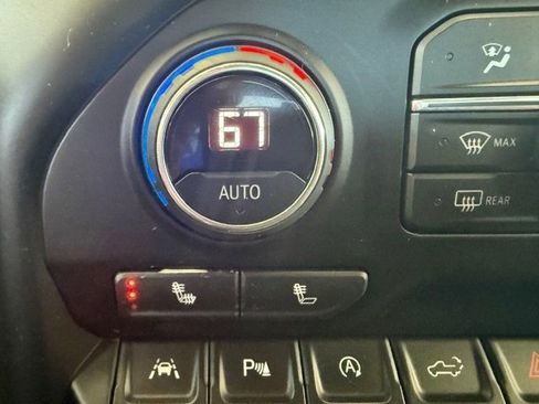 Used 2020 Chevrolet Silverado 1500 LT w/ Convenience Package image 17