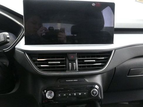 Used 2024 Ford Escape Platinum image 15