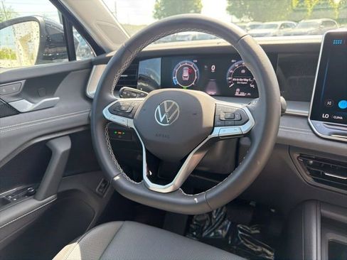 New 2025 Volkswagen Tiguan SE AWD/4WD image 43