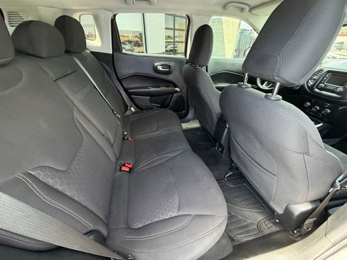 Used 2018 Jeep Compass Sport FWD image 15