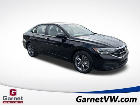 Certified 2024 Volkswagen Jetta SE image 8