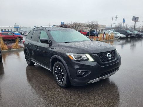 Used 2020 Nissan Pathfinder SL image 1