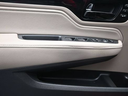 Used 2024 Honda Odyssey Touring image 17