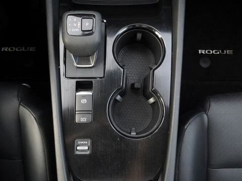 Used 2023 Nissan Rogue SV w/ SV Premium B Package image 24