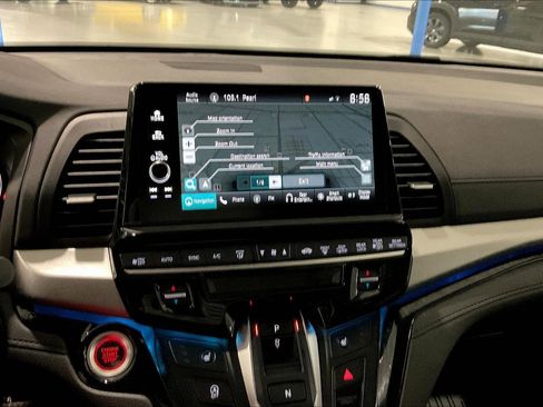 Used 2025 Honda Odyssey Touring image 5