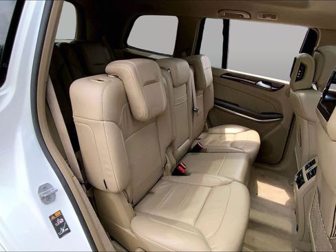Used 2014 Mercedes-Benz GL 550 4MATIC image 21