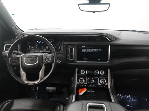 Used 2021 GMC Yukon XL Denali w/ Denali Ultimate Package image 19