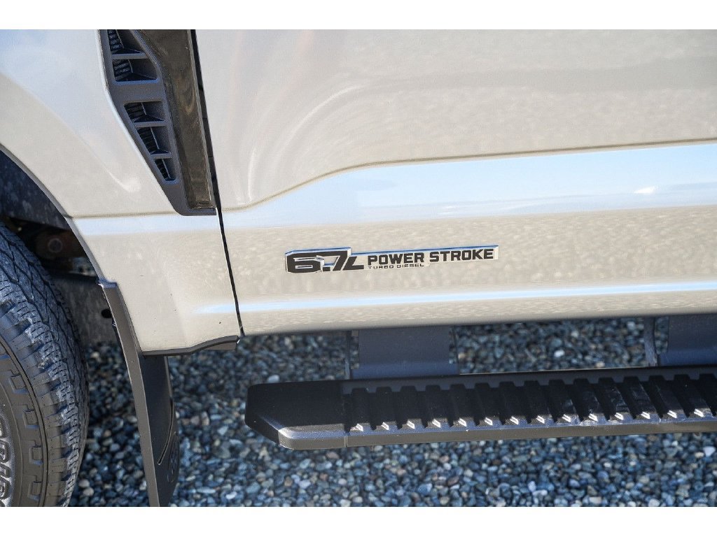 Used 2023 Ford F250 Lariat w/ Sport Appearance Package AWD/4WD image 12