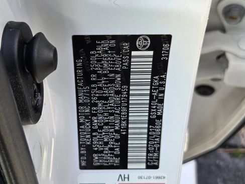 Used 2015 Toyota Avalon XLE image 11