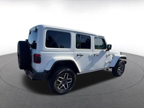 Used 2025 Jeep Wrangler Unlimited Sahara AWD/4WD image 15