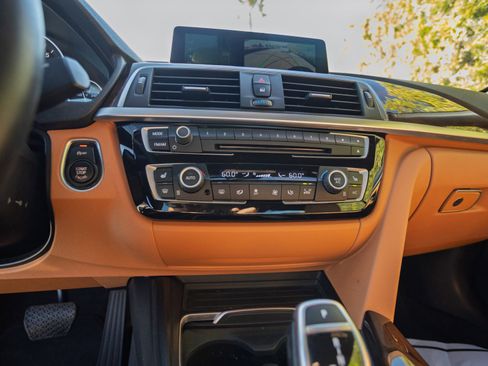 Used 2018 BMW 430i Convertible image 16