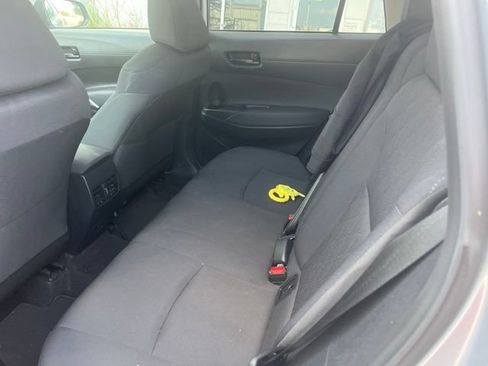 Used 2024 Toyota Corolla Cross LE FWD image 9