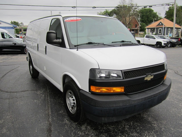 Used 2018 Chevrolet Express 2500 RWD image 5