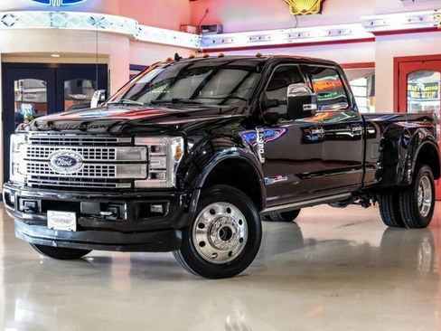 Used 2019 Ford F450 Platinum w/ Platinum Ultimate Package image 2