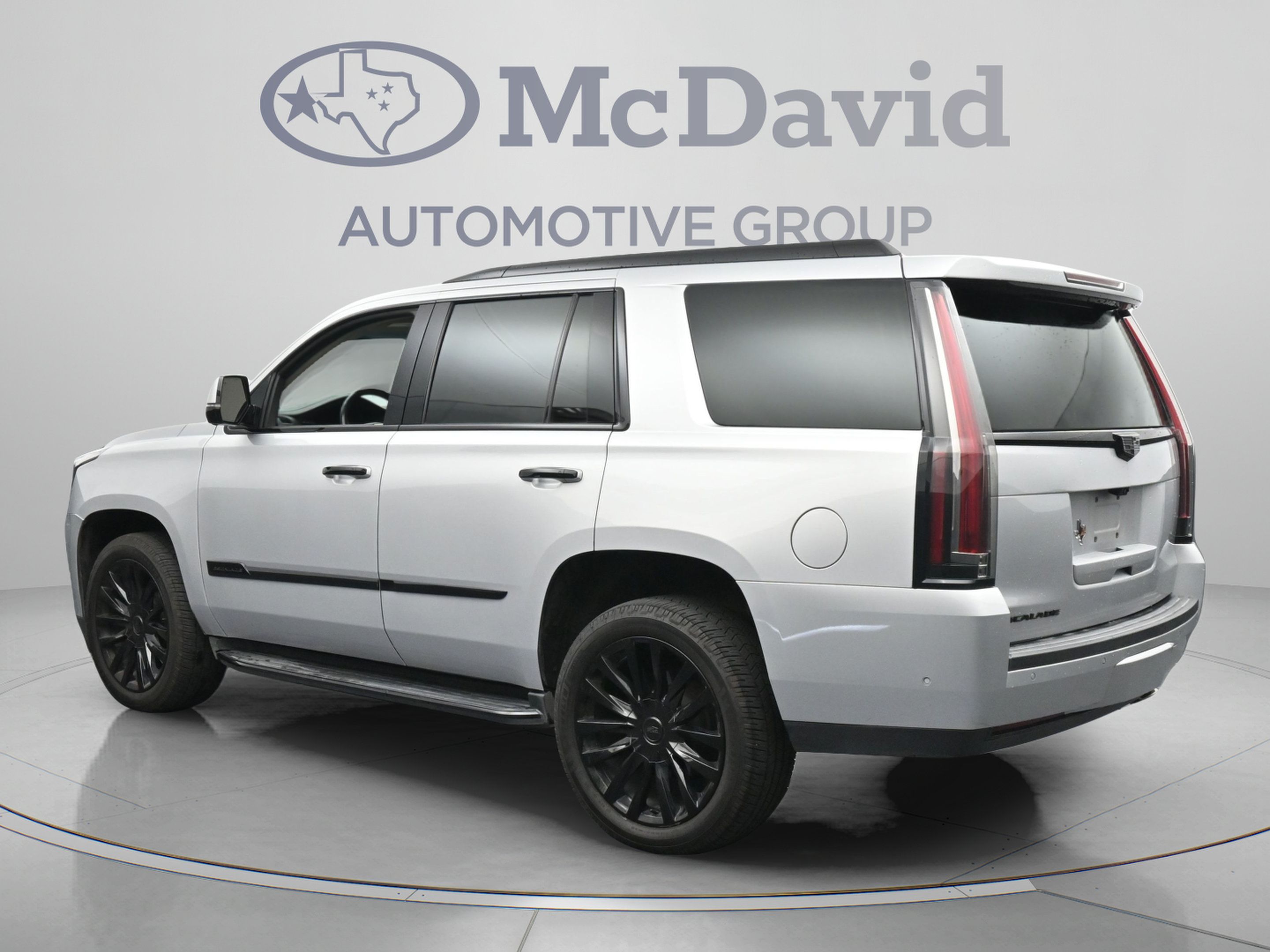 Used 2019 Cadillac Escalade Luxury w/ LPO, Radiant Package AWD/4WD image 6