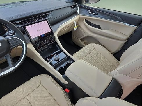 New 2025 Jeep Grand Cherokee L Limited w/ Luxury Tech Group II image 13