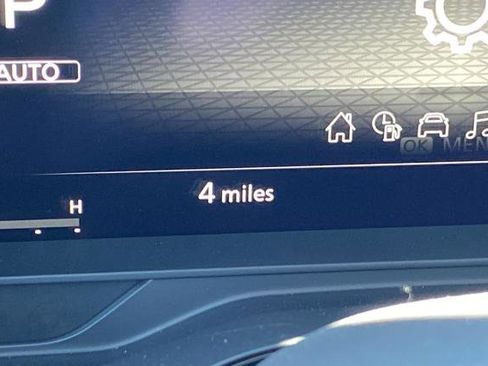 New 2026 Nissan Pathfinder SL image 10