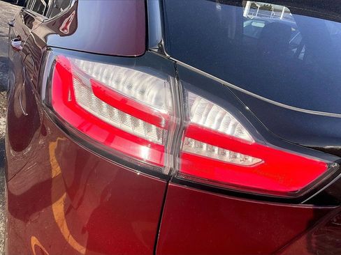 Used 2023 Ford Edge SEL w/ Convenience Package image 28