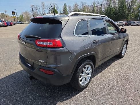 Used 2014 Jeep Cherokee Latitude w/ Cold Weather Group FWD image 23