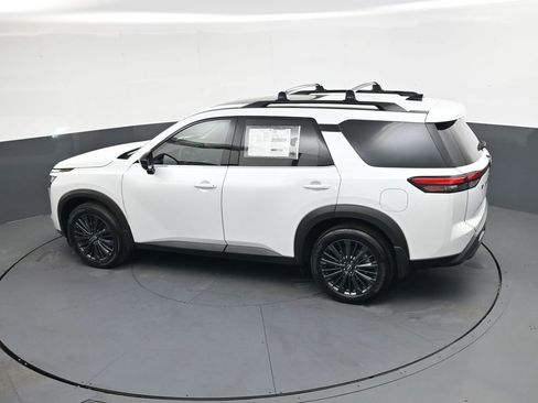 New 2026 Nissan Pathfinder SL w/ SL Premium Package AWD/4WD image 36