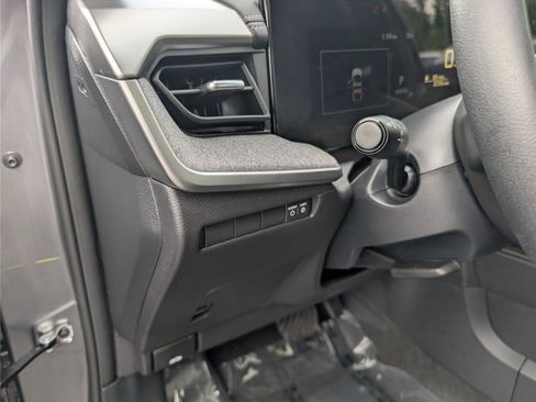 Used 2025 Nissan Kicks SV w/ SV Premium Package AWD/4WD image 20
