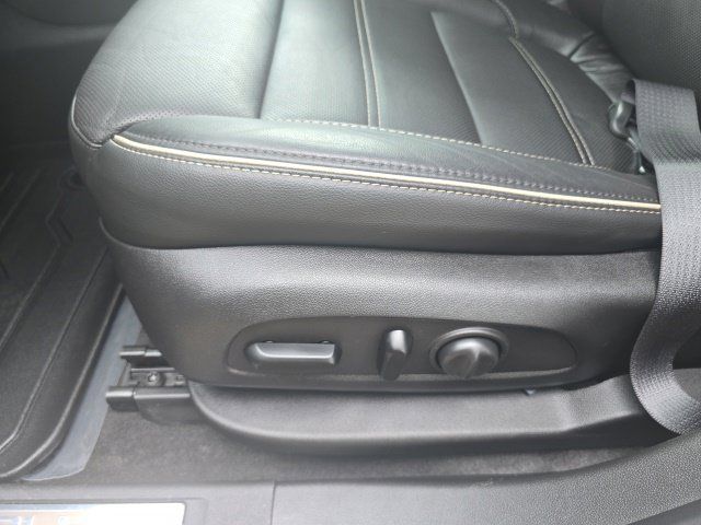 Used 2017 GMC Acadia Denali w/ Technology Package AWD/4WD image 21