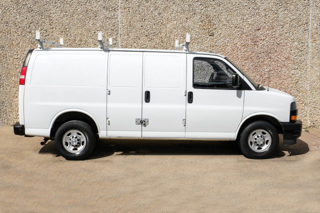 Used 2020 Chevrolet Express 3500 w/ Driver Convenience Package RWD image 7