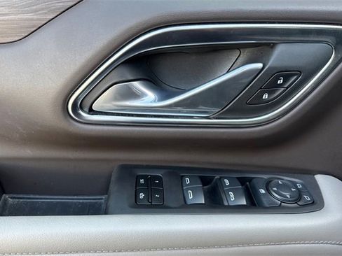 Used 2024 Chevrolet Suburban LT image 11