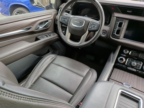 Used 2024 GMC Yukon Denali w/ Advanced Technology Package image 34