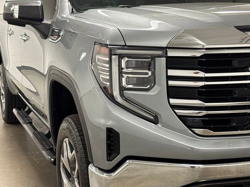 Used 2024 GMC Sierra 1500 SLT w/ SLT Convenience Package image 5