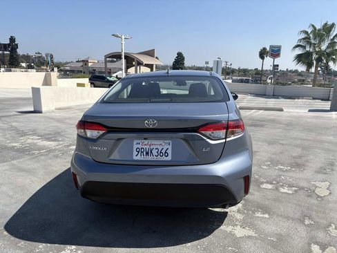 Used 2025 Toyota Corolla LE image 37