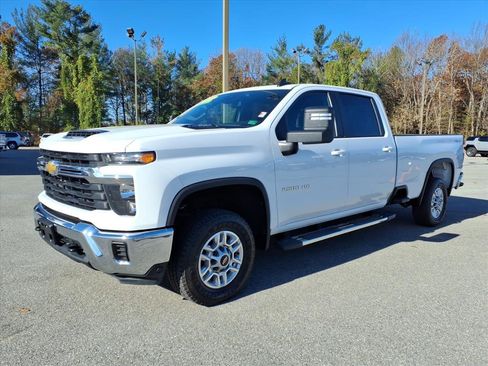 Used 2024 Chevrolet Silverado 2500 LT image 8