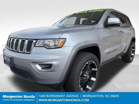 Used 2019 Jeep Grand Cherokee Laredo w/ Laredo X Package AWD/4WD image 3
